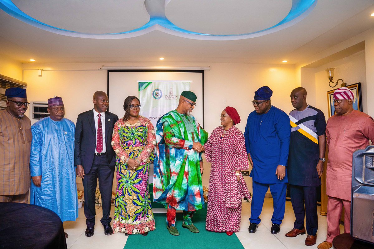 I have declared open, the 2nd Edition of Southwest Secretaries of State Governments (SSGs) Forum which is being hosted by our dear State.

#BuildingOurFutureTogether #ISEYA #OgunState #DapoAbiodun