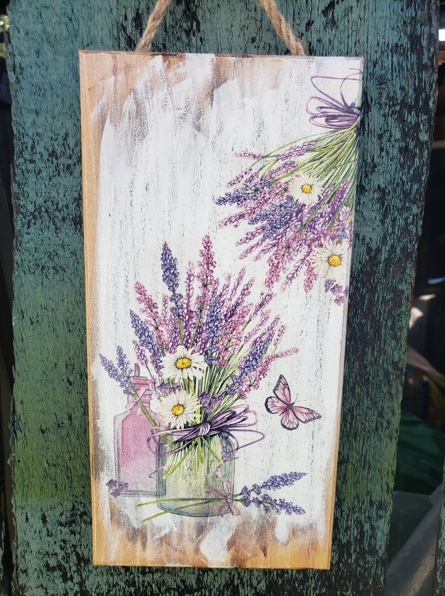 mminkova5's tweet photo. #Wallplank #with #lavender #and #daisies, Rustic flower vase décor, French country decor, Purple plaque with flowers, Handmade kitchen plank https://t.co/etHrdoTDNK via @Etsy https://t.co/OCmqy7ojYD