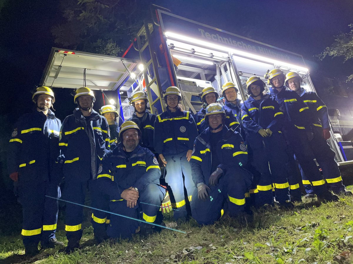 Am gestrigen Dienstabend, hat die Bergungsgruppe (B) eine Einsatzübung durchgeführt. Es galt zwei vermisste Personen zu lokalisieren und zu retten.
Mehr Infos und Bilder dazu in Kürze auf unserer Website.