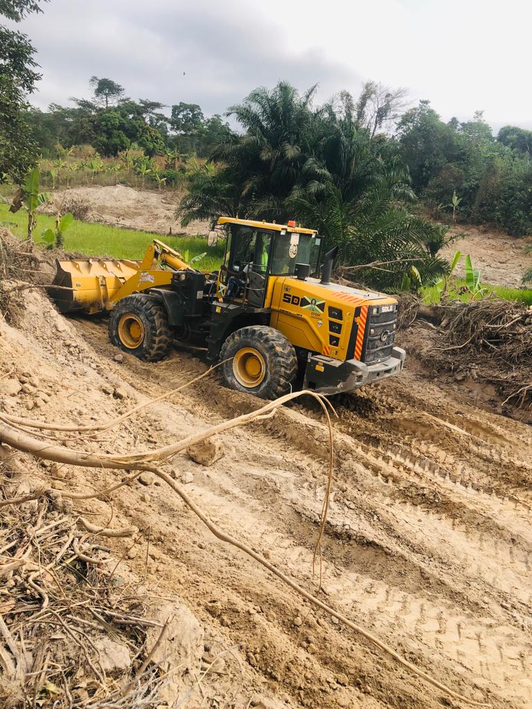OffinsoH's tweet photo. Creating awareness on destructive activities of some unscrupulous #SandMining contractors in the #Offinso South Municipality under watch of the Municipal Assembly. Sand Mining is destroying lands of Offinso.
#StopOffinsomanSandMining
#EPAGh
#UTV 
#AngelTv
@alaar
#MyJoyOnline https://t.co/5eIFQjPSZN