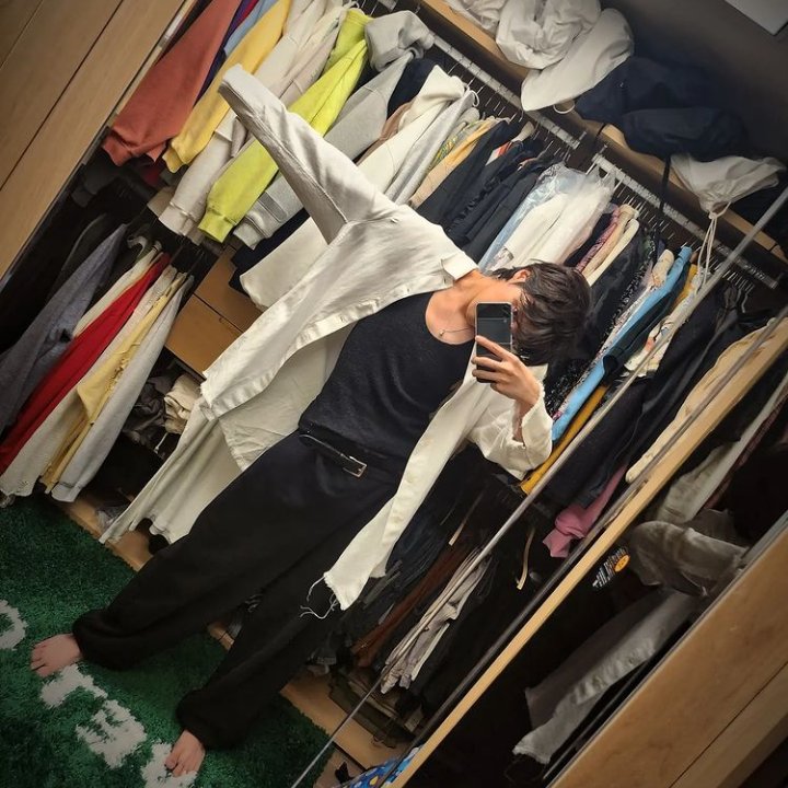 BTS_twt_JHOSEOK's tweet photo. Hope is hereeeee https://t.co/EXV5ibvAHm