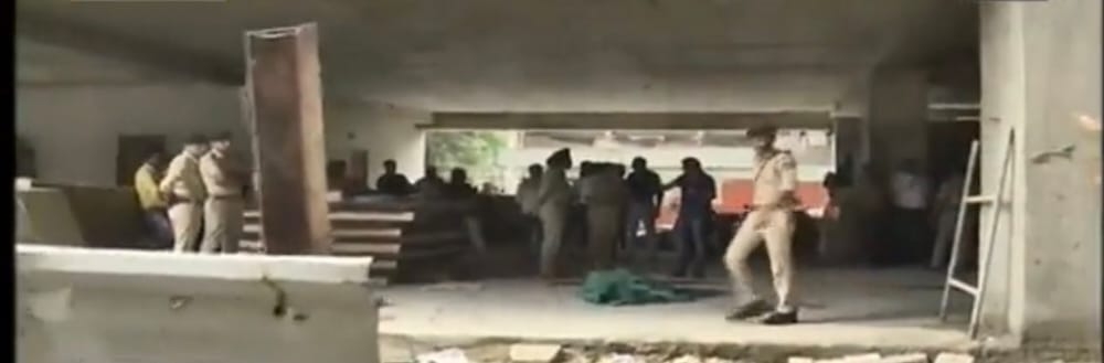 Six labourers killed as lift collapses in under-construction building in Ahmedabad  yespunjab.com/?p=653952

#Labourers #LiftCollapses #UnderConstructionBuilding #Ahmedabad #Gujarat