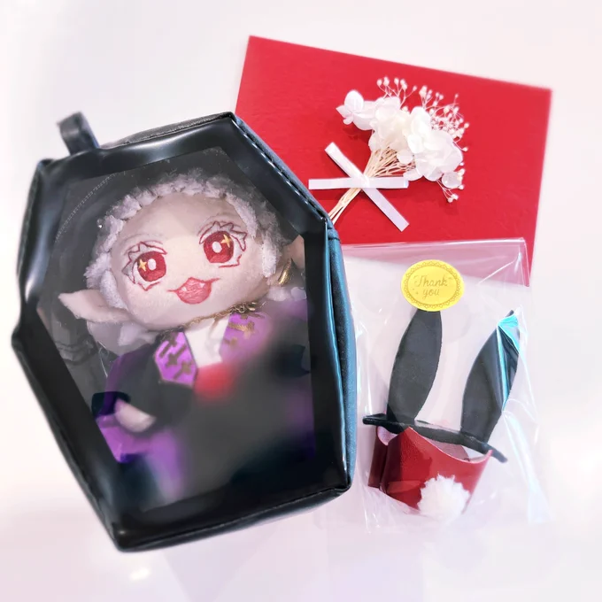 めちゃくちゃ可愛いΔロナくんのぬいをプレゼントしていただきました……バニー衣装もある…… 