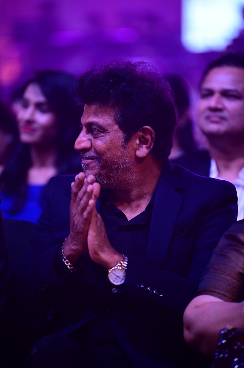 siima's tweet photo. RARE AND PRICELESS - 3 of the biggest stars in Kannada Cinema under one roof! Only at #SIIMA2022 https://t.co/pxsjyZhmp8