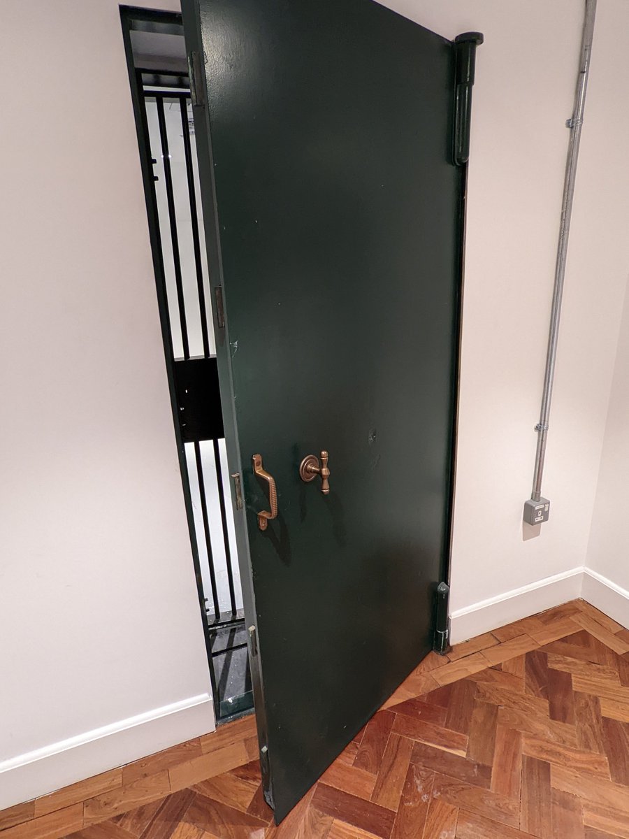 LBS_LibraryTeam's tweet image. The Queen was born on 21 April 1926 at 17, Bruton Street in Mayfair, London.  
Her birth was registered at Marylebone Town Hall, now London Business School&apos;s Sammy Ofer Centre.
Her birth certificate was first housed in this vault, located at the rear of the Library. #lbslibrary