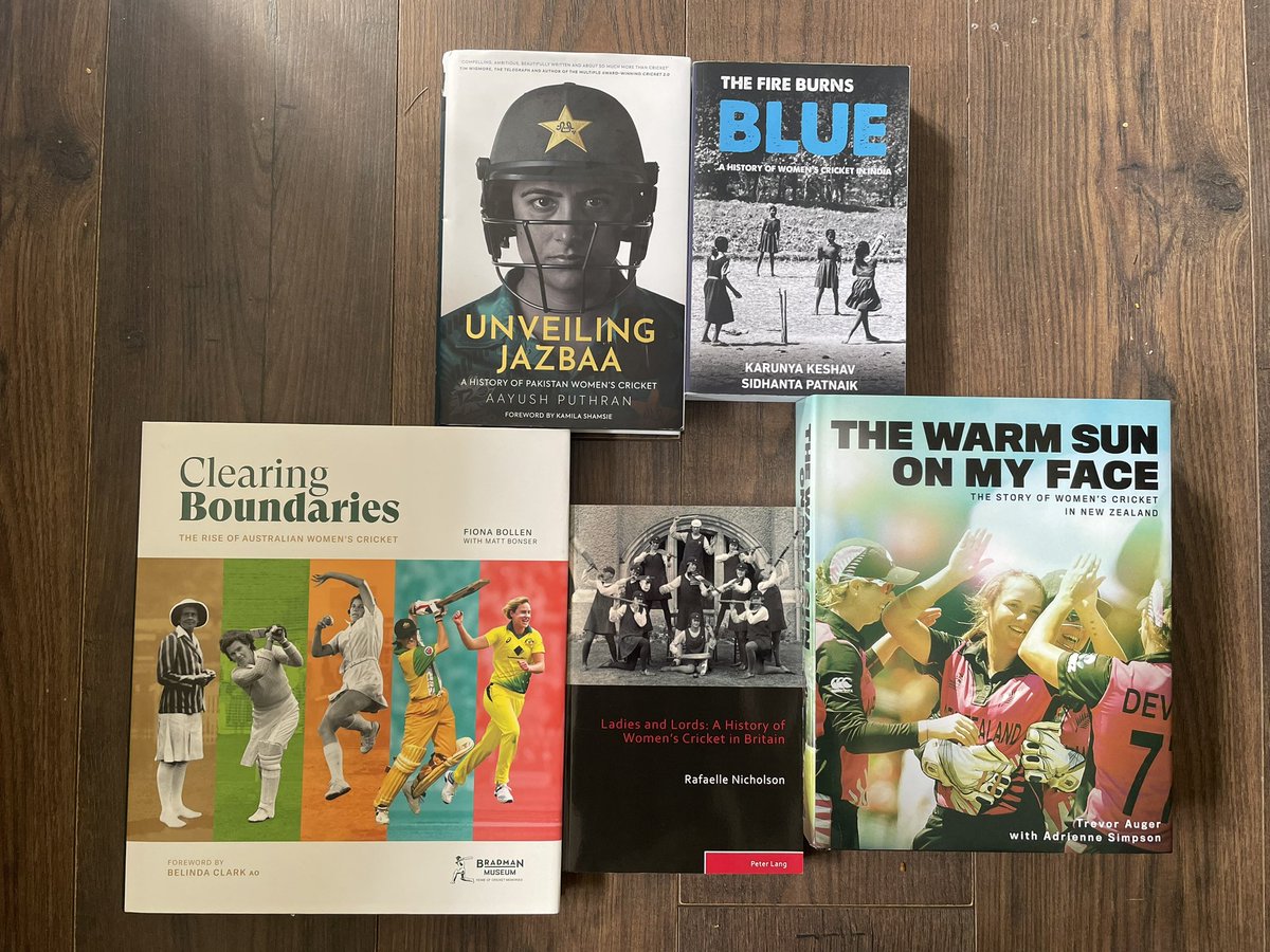 It’s been an excellent few years for country-specific histories of women’s cricket thanks to @RafNicholson, @aayushputhran and others. I’d recommend all these books to anyone interested in #womenscricket history. #whatimreading