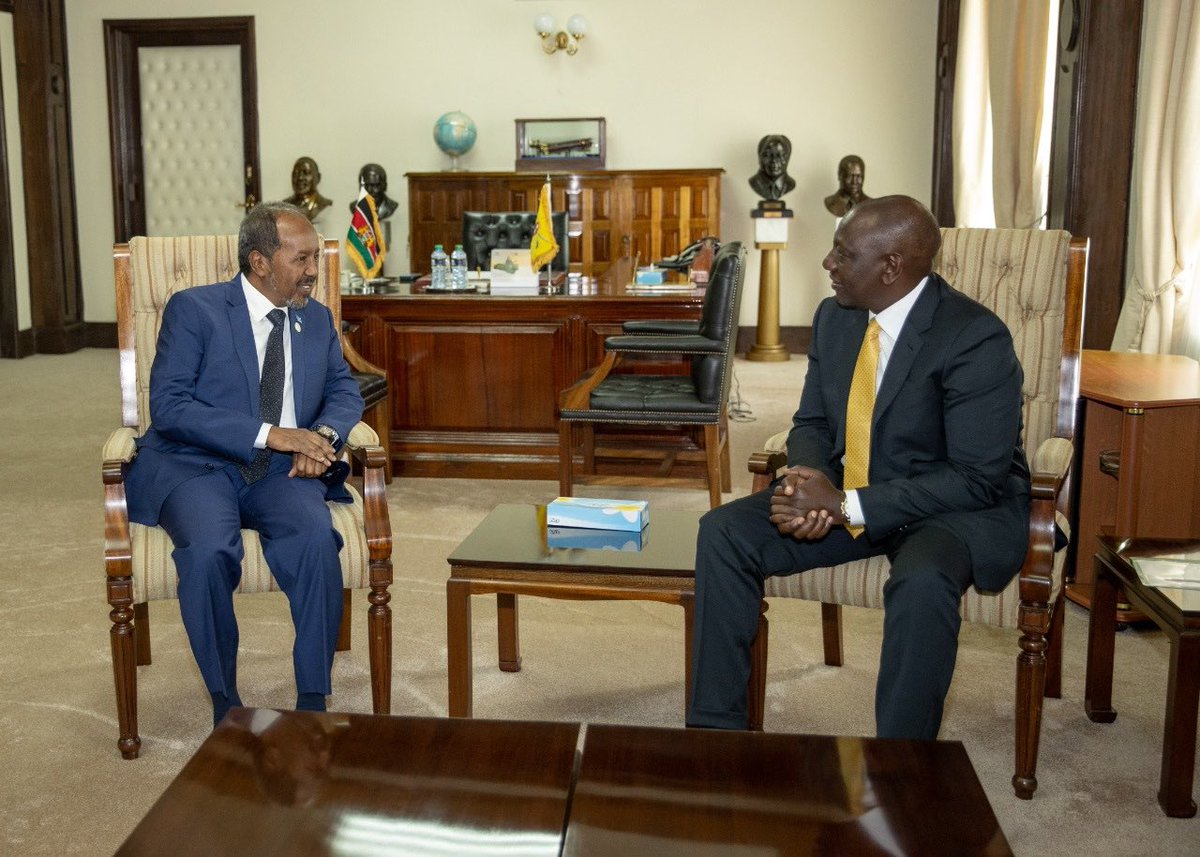 H.E <a href="/HassanSMohamud/">Hassan Sheikh Mohamud</a> today met with H.E <a href="/WilliamsRuto/">William Samoei Ruto, PhD</a> of the Republic of Kenya at State House. The two leaders held discussions to fast track the implementation of the Joint Commission for Cooperation. To boost the khat trade the controversial $4.50 brokerage fee has been scrubbed