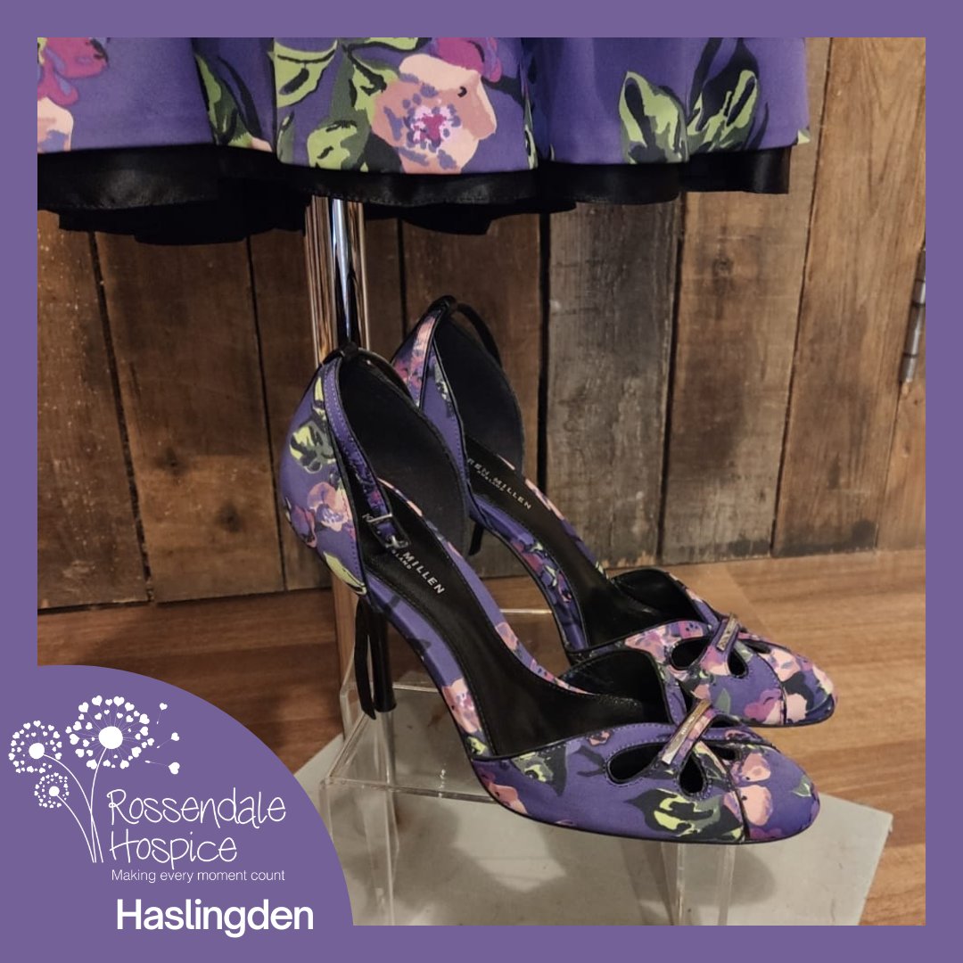 RossHospice's tweet image. If you're a size 14 and looking for a special outfit for a great night out, head to our Haslingden shop asap for our #DonationOfTheWeek
We have this glorious Karen Millen 2 piece for only £19.95! 
As a bonus it even comes with matching shoes, size 5  £19.95. 
#sustainablefashion