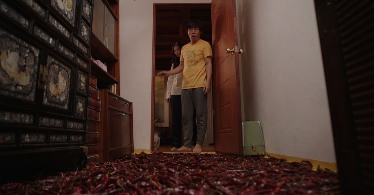 MICROHABITAT (2017). Director: Jeon Go-woon. ow.ly/h4QC50KIWZP