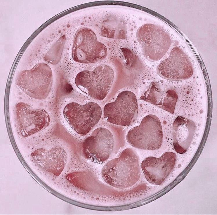 BlossomyBri's tweet photo. heart shaped ice ♡ https://t.co/H4i3mifRIK