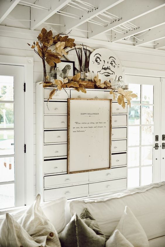 JulieAnnRachell's tweet photo. Transition from Fall to Halloween with style.
Read more ๐ https://t.co/zpioEayvMJ
#autumnhomedecorating #fallaesthetic #fallmoodboard #fallhomedecorating #autumninspiration #autumnaesthetic #AutumnColors #julieannrachellerochesternyinteriordesign #FallSeasonColors https://t.co/qlDonVHmOB