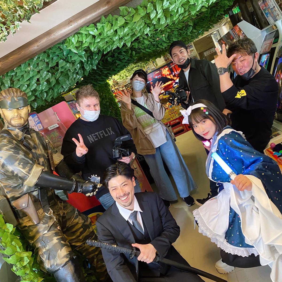 TristanJunker's tweet photo. Behind the scenes photos from our “Electric Town” music video shoot!
MV: >>https://t.co/0mg9anZt2S<<
Taken at our office, amiami, HoneyHoney and Super Potato.
#electrictown #akihabara #akiba
#アキバ #秋葉原 https://t.co/fnGIucV5M7
