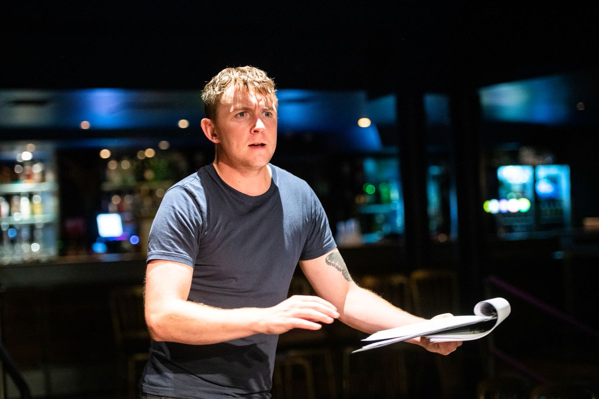 PlayPiePint's tweet photo. In the spirit of the show, Craig Mclean is playing the role of Molière (book-in-hand) in today's performance of Impromptu! 🎭🥧🍻

🎟️https://t.co/8uBWvLTiIt https://t.co/tqhiEo1i6Z