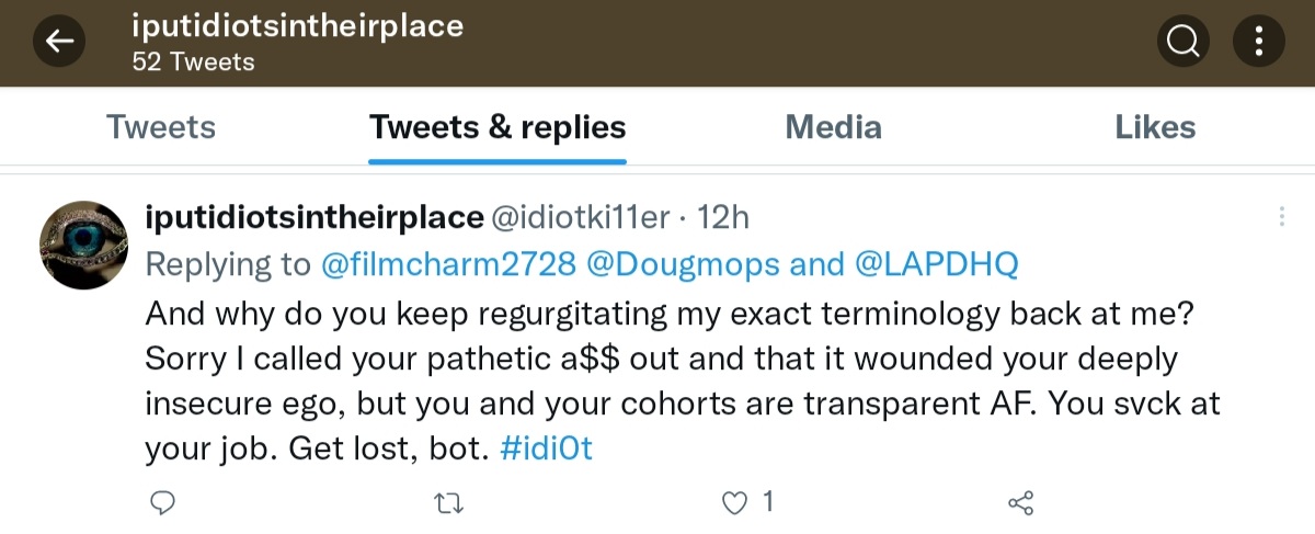 OhF_ingNo2's tweet photo. We have seen just about everything from #FakedDMs to changed captions/narrative to outright #lies aired on #HoH. Apparently @idiotki11er thinks we svck because pointing out actions by these #liarsandfakers is hitting a nerve. I'd say as bots we're doing a pretty good job. #idiOt https://t.co/QWB9Ujzb9S