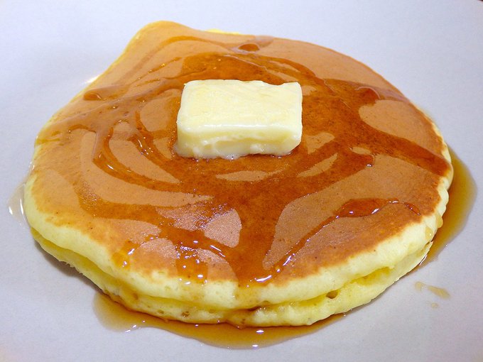 これはWikipediaから引っ張ってきたホットケーキの画像。 