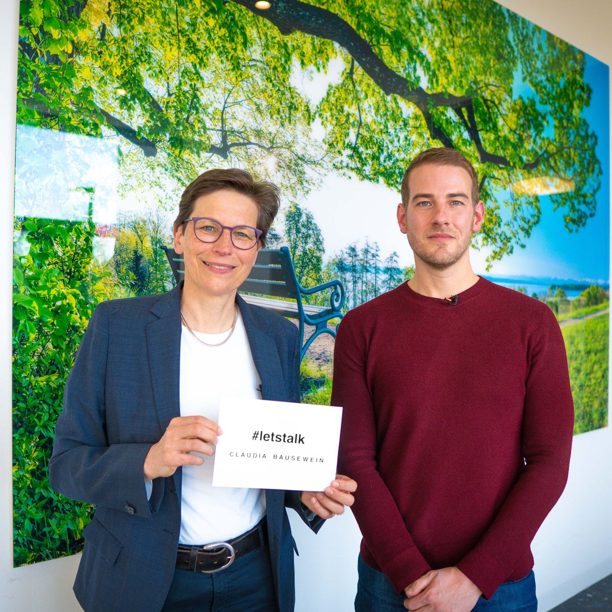 MennekesM's tweet photo. “Let’s Talk: Prof. Dr. Claudia Bausewein“
Wie gehe ich mit der Tatsache um, dass ich sterben werde?
Viele Menschen stellen sich diese Frage zu spät. Plötzlich geht es für Familie und Angehörige um #behandlungsmethoden , #pflege , #hospize , #sterbehilfe und Palliativmedizin. https://t.co/Q63AE0vqMn