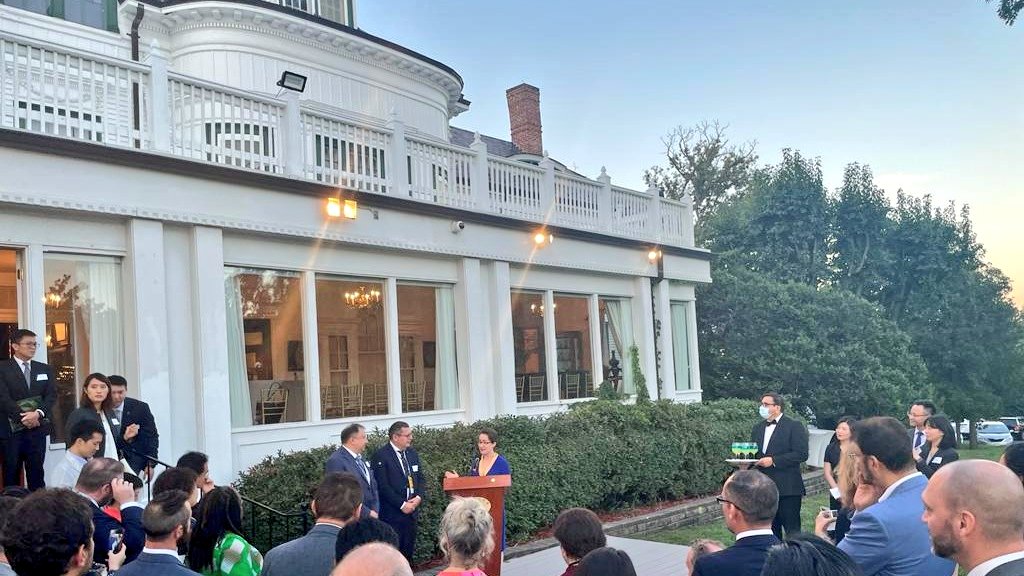 ChairOlek's tweet photo. Real honor to meet @bikhim along with fellow MP @Mykolakn during the @ipacglobal reception at Twin Oaks. The ambassador is a true cat warrior bravely defending #Taiwan🇹🇼 &amp; our cherished shared values. I thank her for continuing to #StandWithUkraine🇺🇦 &amp; fighting to #FreeTheFuture. https://t.co/TSUhASC8CM