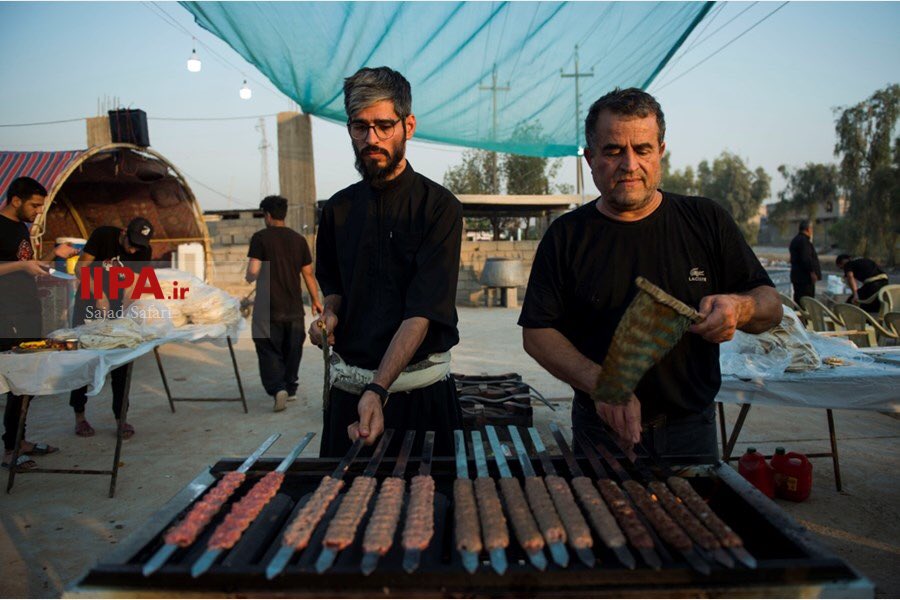 IipaMedia's tweet photo. میزبانی از زائرین اربعین در مسیرهای منتهی به کربلای معلی
عکسهای سجاد صفری / آژانس عکس ایران

https://t.co/XMmf5r5Rau https://t.co/9nsNXmxPma