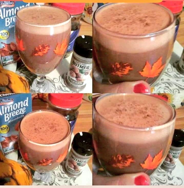 DoreneShaver1's tweet photo. #fallspices with #almondmilk #coffeesmoothies☕🎃🧡🍁🔥 https://t.co/z03vd5UNud
