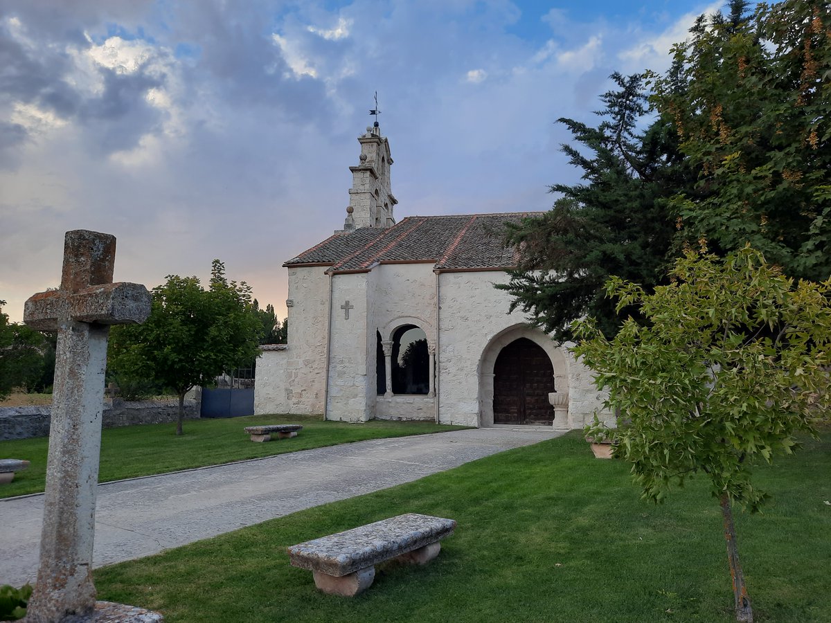 flormasom's tweet photo. Esta es la entrada a la iglesia de #Frumales #Segovia
Tiene la pila del agua bendita en la entrada. Es el único sitio donde lo he visto.
@cylromanica @RomanicoEspana @LaHuellaRomnica @cylesvida @patrimoniojcyl https://t.co/WsrvucbnwA
