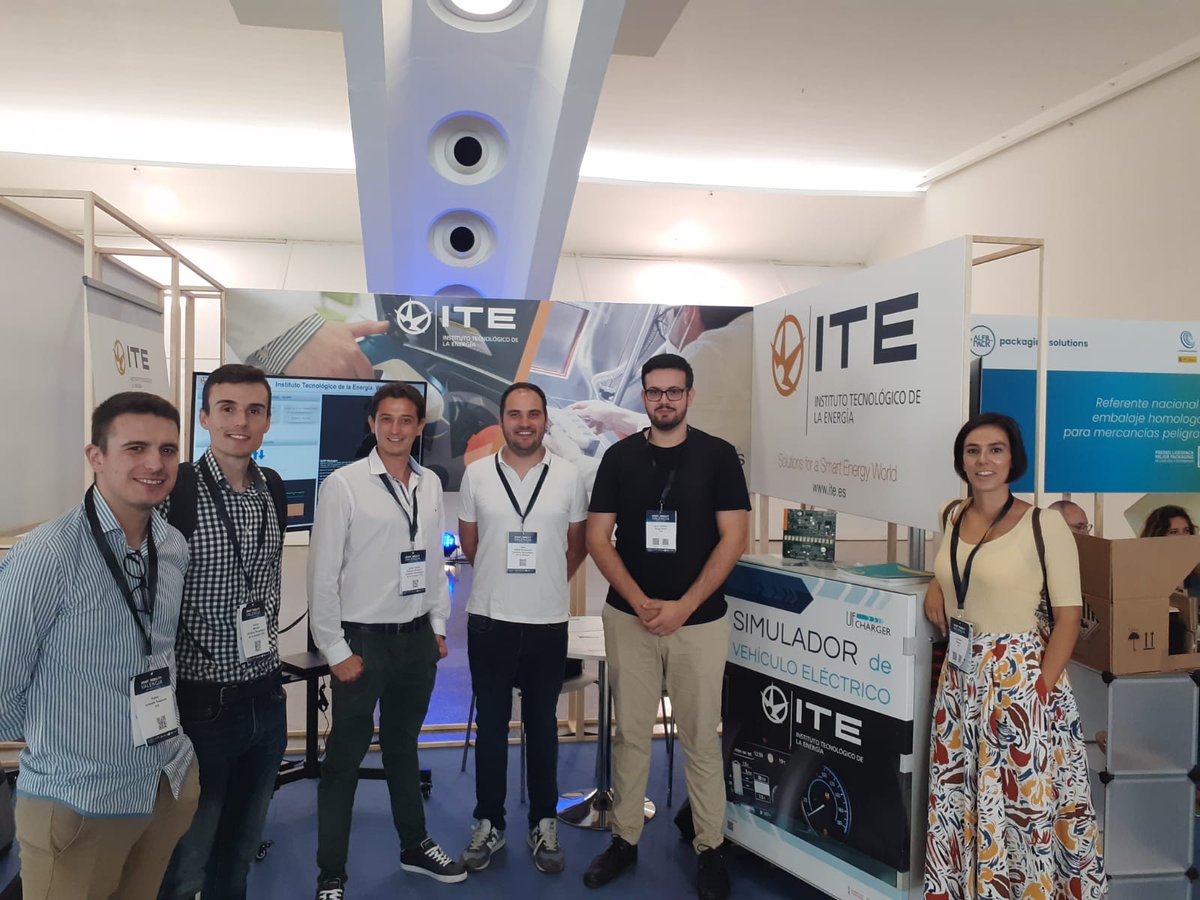 itenergia's tweet photo. 🔊Good Team! Nuestros #expertos en #movilidad eléctrica y protocolos de #comunicaciones como #OCPP muestran en el stand de @itenergia en la #SmartMobilityValencia equipos de simulación de vehículos eléctricos
@Avia_automocion @Startup_VLC @generalitat  @MobilityVlc #SMV2022 https://t.co/EuQk63PlK1