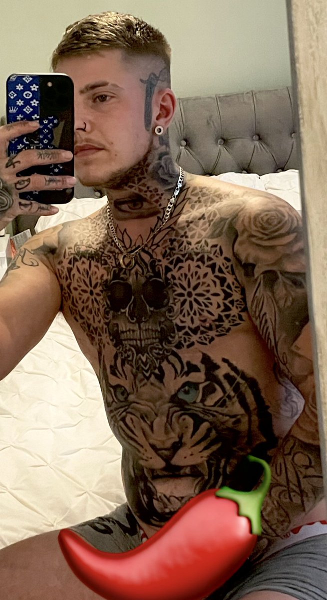 transguykai9's tweet photo. Cum see what I’m holding💦 25% off for next 10 subs while i get started 😏 #onlyfans #onlyfanstrans #ftm #trans #SHUTDOWN #LGBTQ #onlyfanspromo https://t.co/XXGQfOSxaq