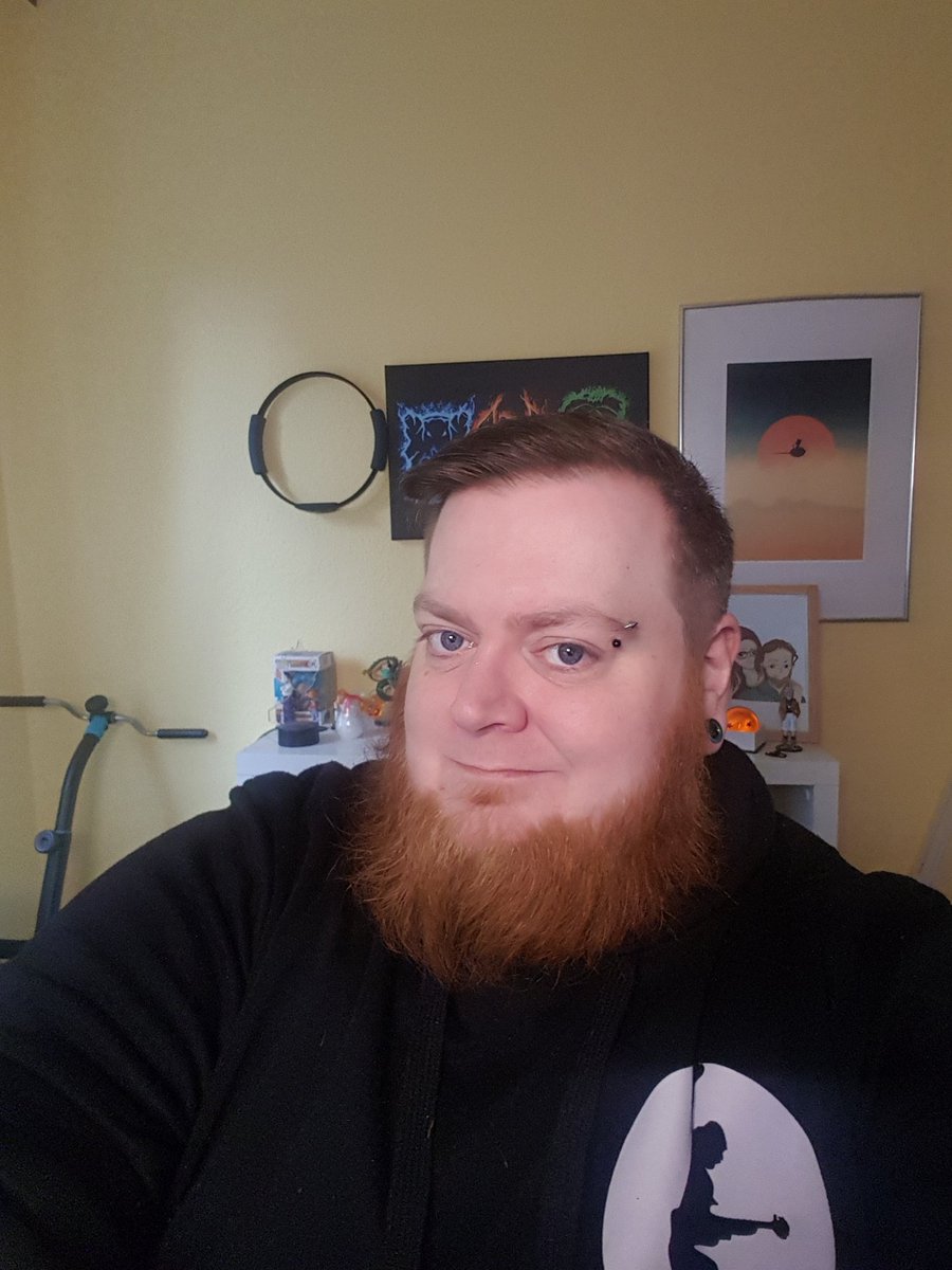 Nach über 2 Monaten endlich mal wieder Haare und Bart anständig schneiden lassen. So kann es frisch gestriegelt in den nächsten Stream gehen 🤘