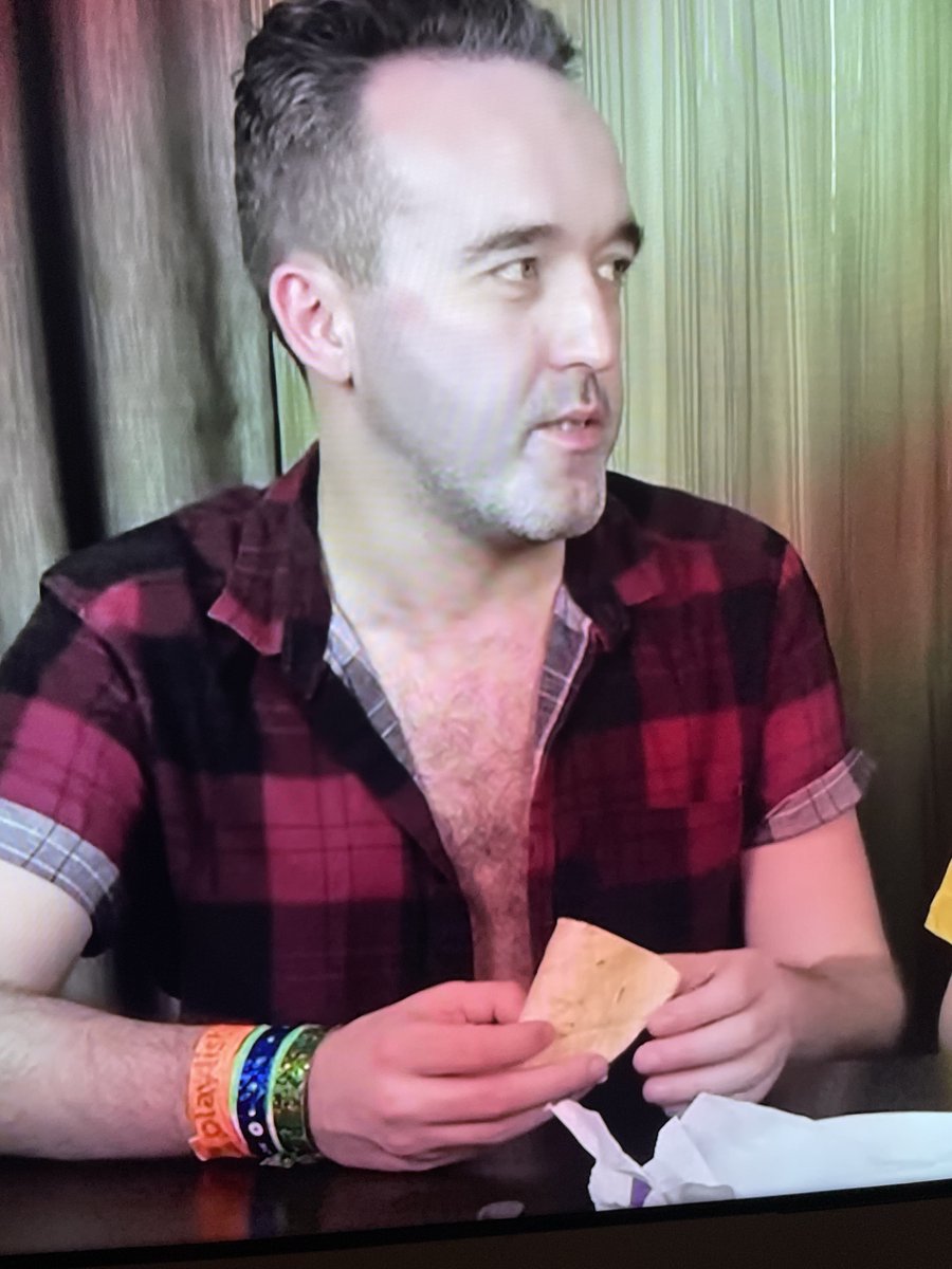 AceCarex's tweet photo. I’d like to start a discussion about @chizmund ‘s button situation
@substantialmeal https://t.co/HTcnQSkRpp