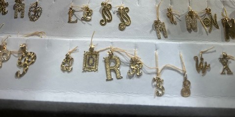 pawndetroit's tweet photo. Pick up a charm in your initial, or someone you love!
#charms #charmlover #gold #goldjewelry #goldcharms #goldchain #detroit https://t.co/8QZR8l4Cbq