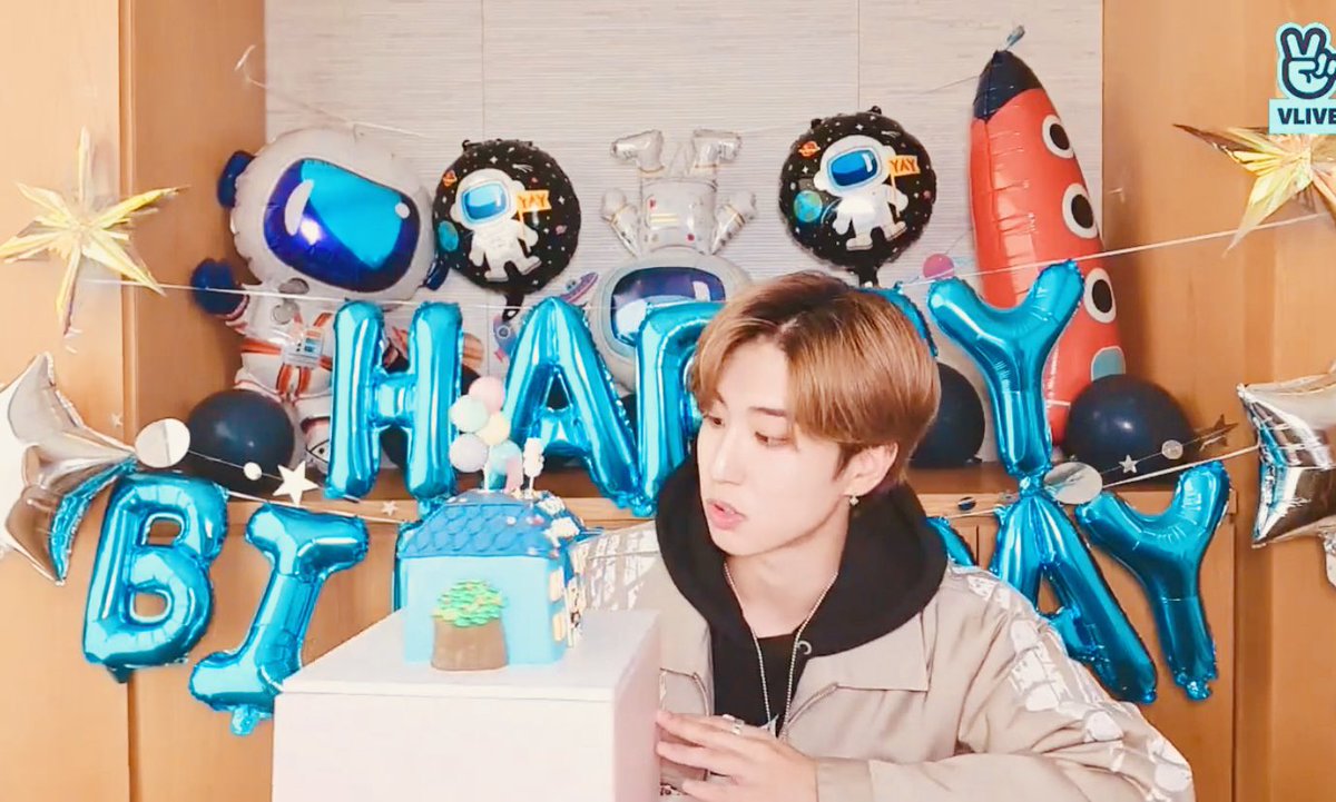skzshots's tweet photo. our birthday boy! 🐿️ https://t.co/b4ivNw0cFu