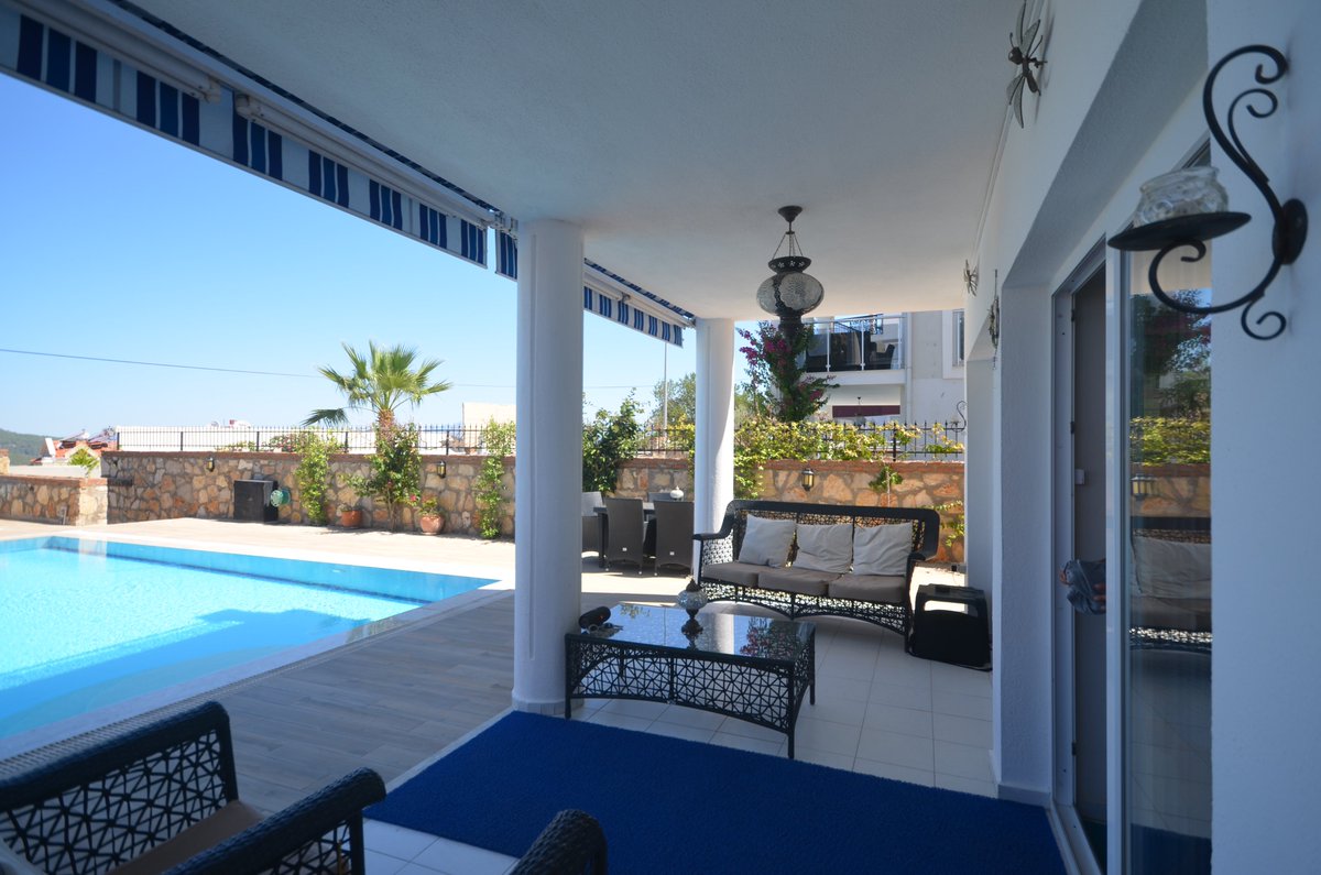SelectTurkey's tweet photo. Spacious 3 Bedroom 4 Bathroom Villa with Private large Heated Pool located in a quiet spot in Upper Ovacik.  Ideal as a luxury Holiday home or for luxury rentals. Priced to sell quickly at £315,000.  Contact us for immediate viewing or more information. https://t.co/TwKLQ2i9B6