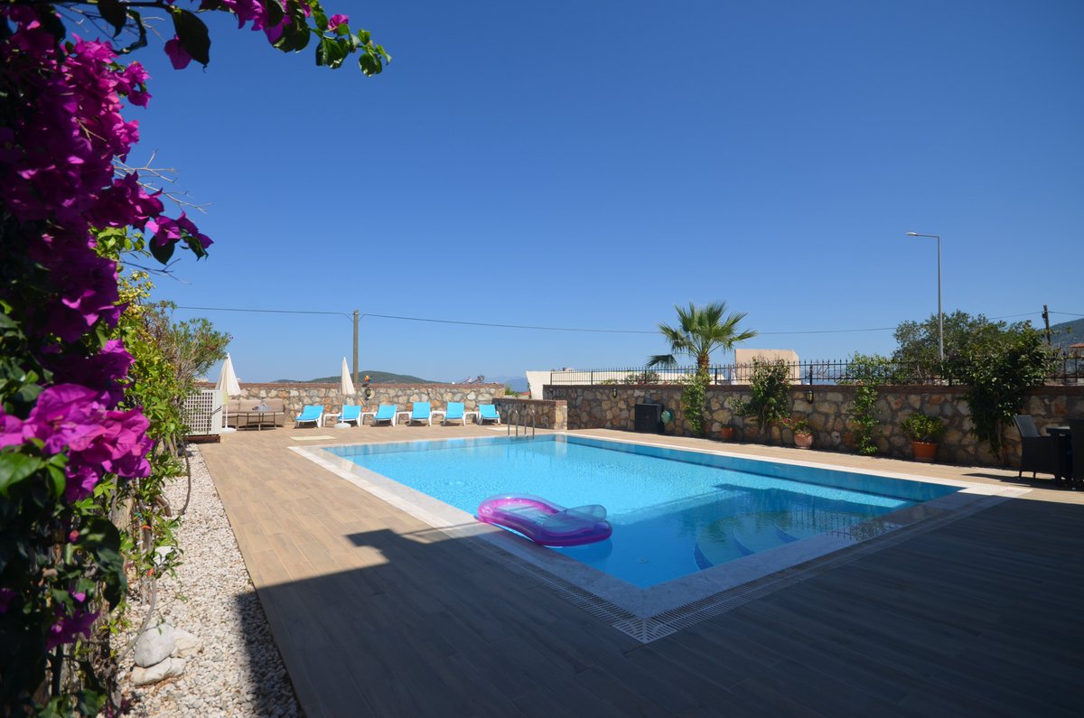 SelectTurkey's tweet photo. Spacious 3 Bedroom 4 Bathroom Villa with Private large Heated Pool located in a quiet spot in Upper Ovacik.  Ideal as a luxury Holiday home or for luxury rentals. Priced to sell quickly at £315,000.  Contact us for immediate viewing or more information. https://t.co/TwKLQ2i9B6