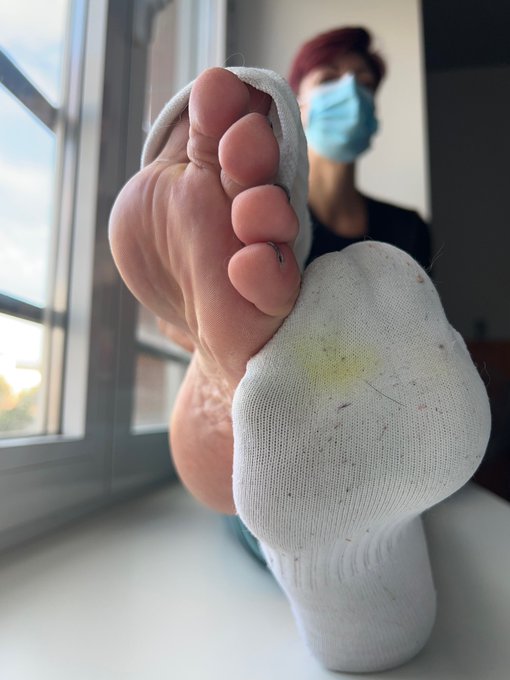 Smell like?? What do you think? https://t.co/EjphgS3TcZ<a href="/tag/maturefeet"class="tags"><span>#maturefeet</span></a><a href="/tag/meatysoles"class="tags"><span>#meatysoles</span></a>