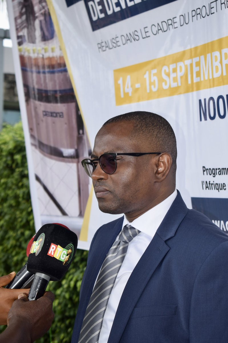 WACOMP_Guinea's tweet photo. #Refila #Wacomp 
Ce 14/09, se tient l’atelier de validation de la politique nationale de dvp industriel de Guinée. Ce 📋va permettre d’asseoir les bases de l’industrialisation du pays et d’orienter les investissements et la promotion des entreprises
💶 l’@UEenguinee et ⚙️@UNIDO https://t.co/KCemJrnkXb