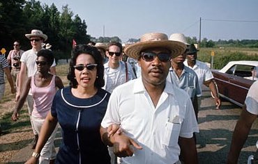 A 🧵 of #MLK writings/speeches (plus color photos) to get you started or continue your exploration. 

Includes: 

#LetterFromBirminghamJail #TheOtherAmerica #BeyondVietnam #ThreeEvilsOfSociety 
#WorldHouse