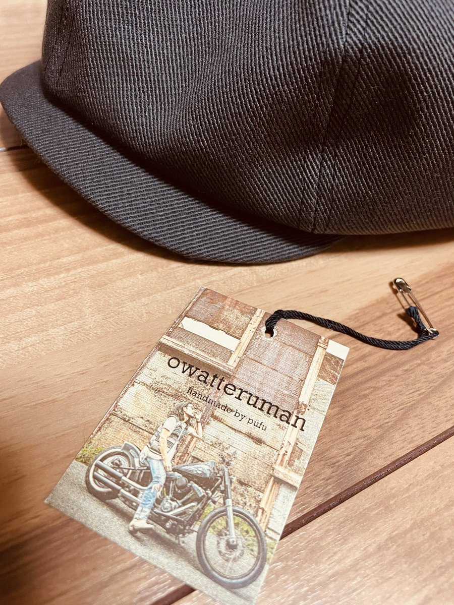 m_mdote2's tweet photo. ほんま、タグデザインもシブ〜👍
こんなところの拘りもええやん😁
#owatteruman #オワッテルマン #オワッテルキャスケット #handmade #pufu https://t.co/1dx1jICjr6