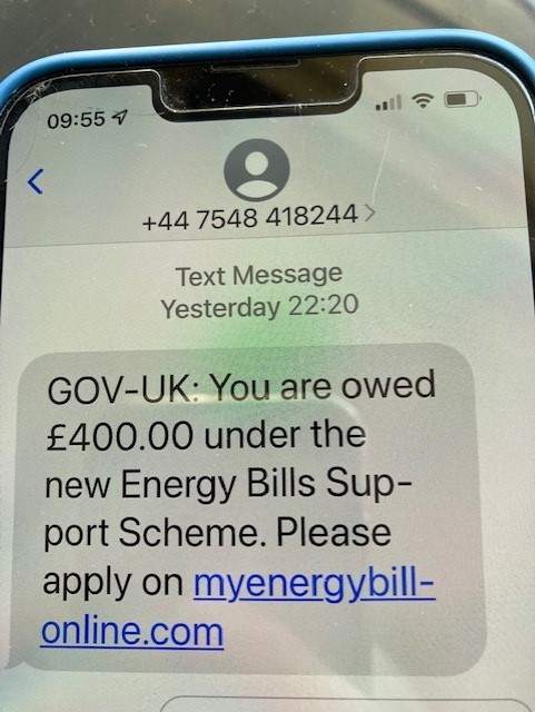 WarmWales's tweet photo. ❗️SCAM❗️
Fake texts alleging you need you apply for the £400 Energy Bill Support Scheme are circulating. The link leads to a fake @GOVUK website.

You DO NOT have to apply for the scheme, it will be sent to you automatically. https://t.co/8LZMs1frmc