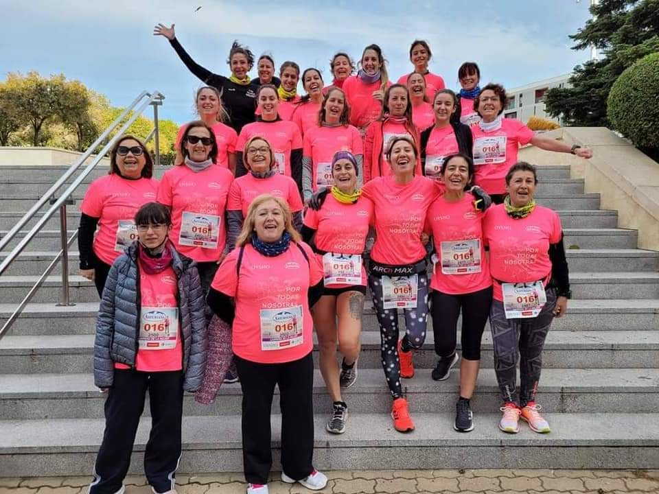 gympilatsvelvet's tweet photo. Atención #Velveteras 💕🌸 listas para formar parte de la #MareaRosa un año más!? Nos encantan nuestras tradiciones y este año @CarreraMujer se celebra en #Zaragoza el 23/10!🏃🏻♀️
Sabéis que en el #Velvet nos encargamos de todo, pero las plazas vuelan!🥳🥰
https://t.co/QIfihronuO https://t.co/DKjkjxR82k