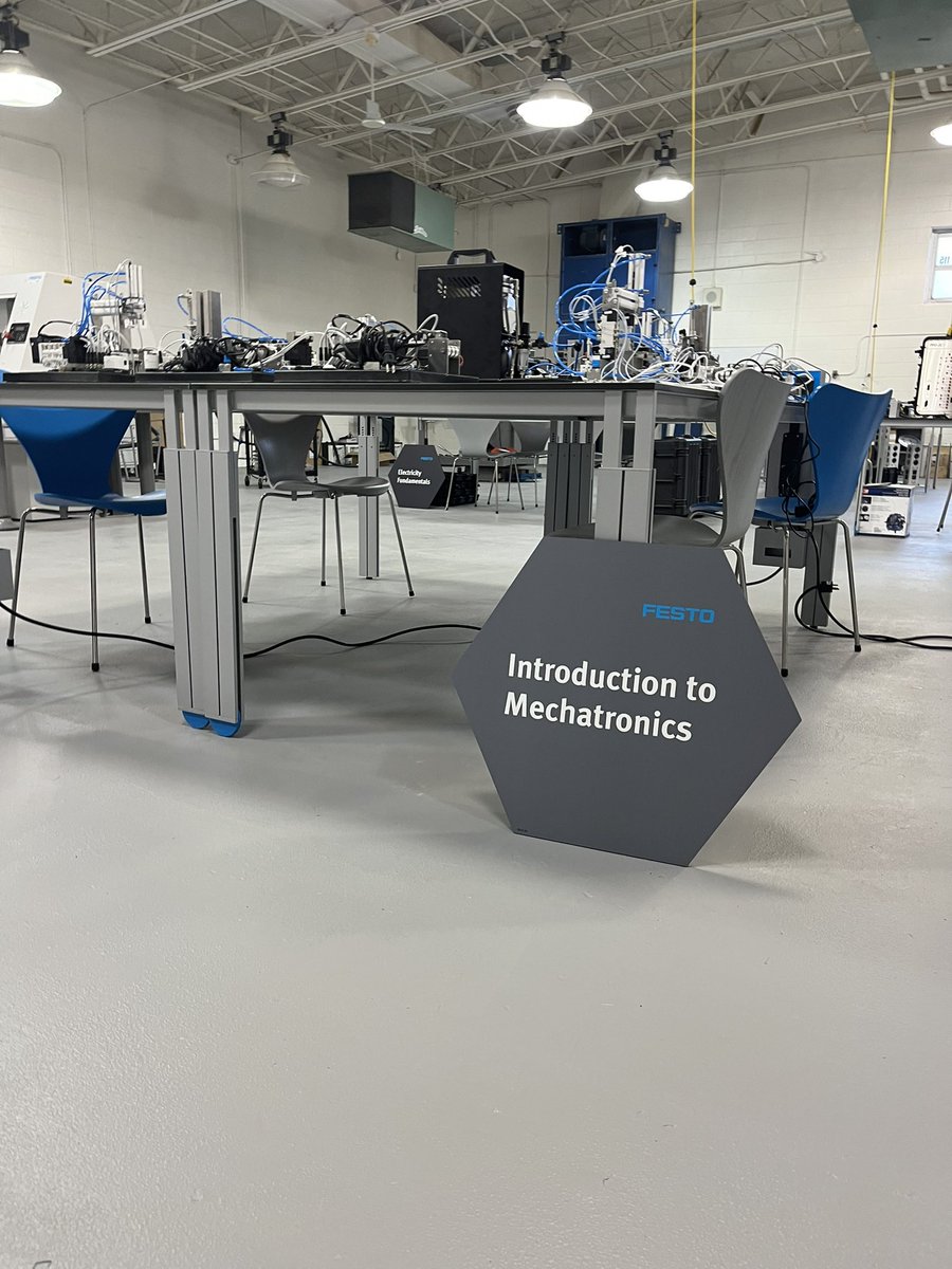 Not only does Ms. Gurgel’s program have a new name but it also has a newly renovated space! It’s bright and wide open! A round of applause to the maintenance team, Ms.Gurgel and Ms. Labas!! <a href="/cford/">Dr. Charles R. Ford</a> @MCVSD_tf <a href="/MCVSD_AME/">MCVSD Applied Mechanical Engineering</a> <a href="/tomevancho/">Tom Evancho</a> <a href="/CareerTechNJ/">CareerTechNJ</a>