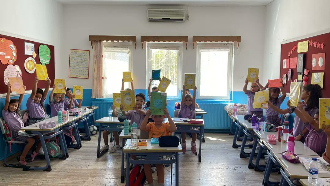 MEB tarafından gönderilen ders ve yardımcı kaynak kitaplar öğrencilerle buluştu 
<a href="/bodrumMEM/">Bodrum İlçe MEM</a> <a href="/AldalBulent/">Bülent Aldal</a> <a href="/MesutTOPALOLU/">Mesut TOPALOĞLU</a> <a href="/Edizetin5/">Ediz Çetin</a> <a href="/mugla_mem/">Muğla İl Millî Eğitim Müdürlüğü</a> <a href="/emrecay55/">Emre ÇAY</a>