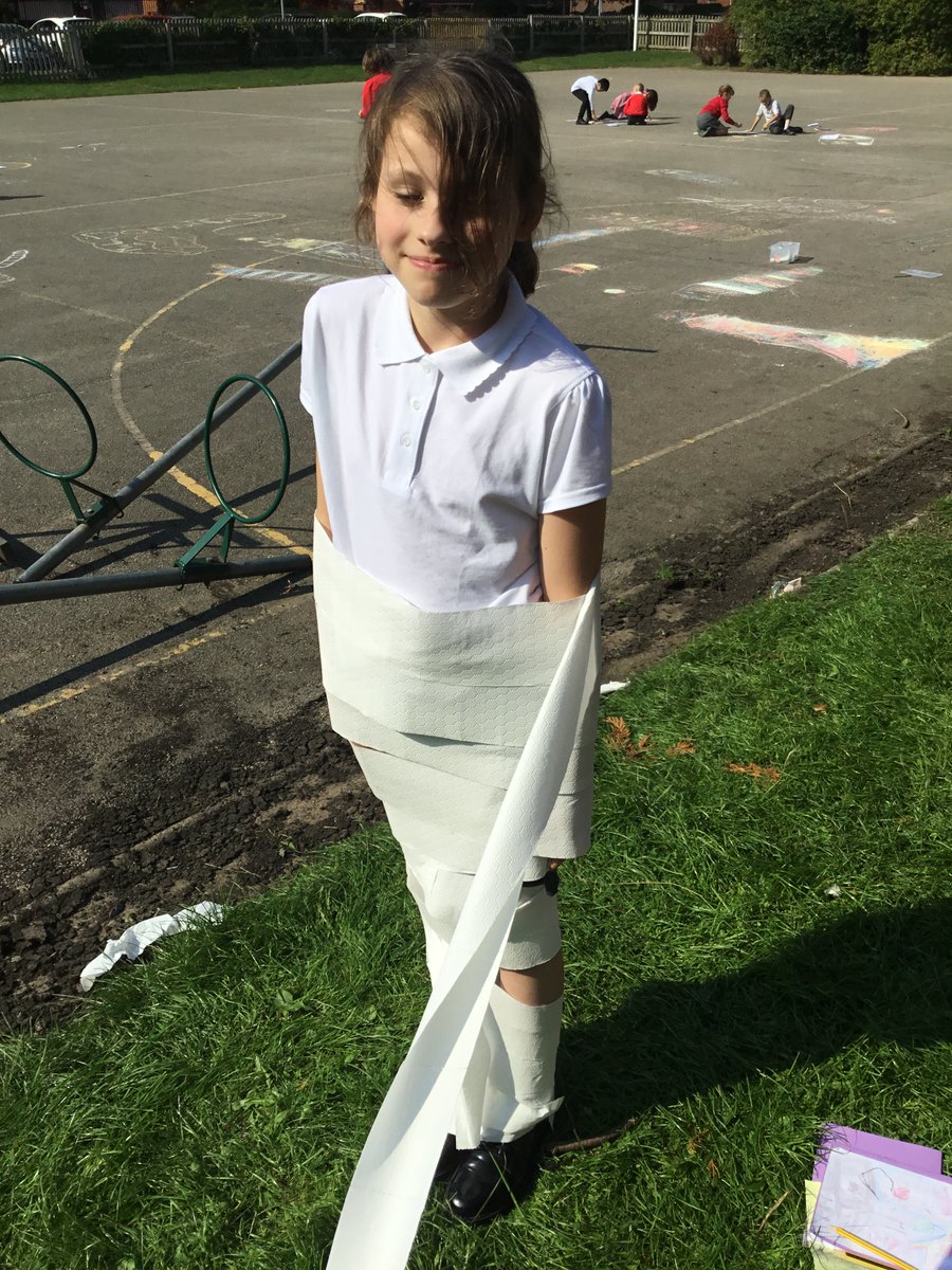 TJPrimary's tweet photo. Year 4 have loved their Theme entry point - Temples, tombs and treasures! We became archaeologists for the afternoon, made amulets and learnt about mummification. We're looking forward to learning more about this fascinating civilisation! ๐ช๐ฌ #TJYear4 #TJTheme #TJHistory https://t.co/Kh5srn9TJd