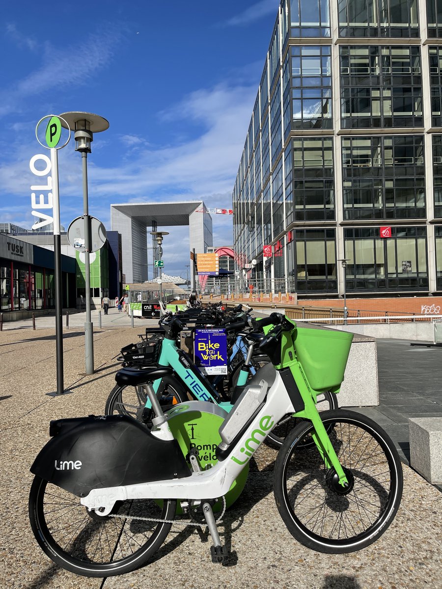 mobilitymakers's tweet photo. A view from La Défense Paris 😍
Can anybody spot something interesting? 🤔💭

Comment below! 
Oh, look! We love how @tier_mobility and @limebike
are beautifully parked at @ParisLaDefense 🤩

#paris #ladefénse #bicycle #sharing #mobility #transport #urbancity #cleantransport https://t.co/FjKRA75VKD