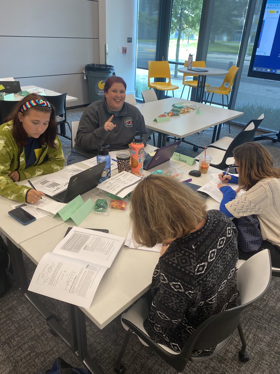 lwilcox_ocps's tweet photo. Pedagogy in Practice. 2nd grade teachers engaging in learning about fluency. @CDLocps @DaveGorham_OCPS @RobBixler_OCPS #OCPSImpact2022 #IMPACTMath https://t.co/NdQfSl4dg4
