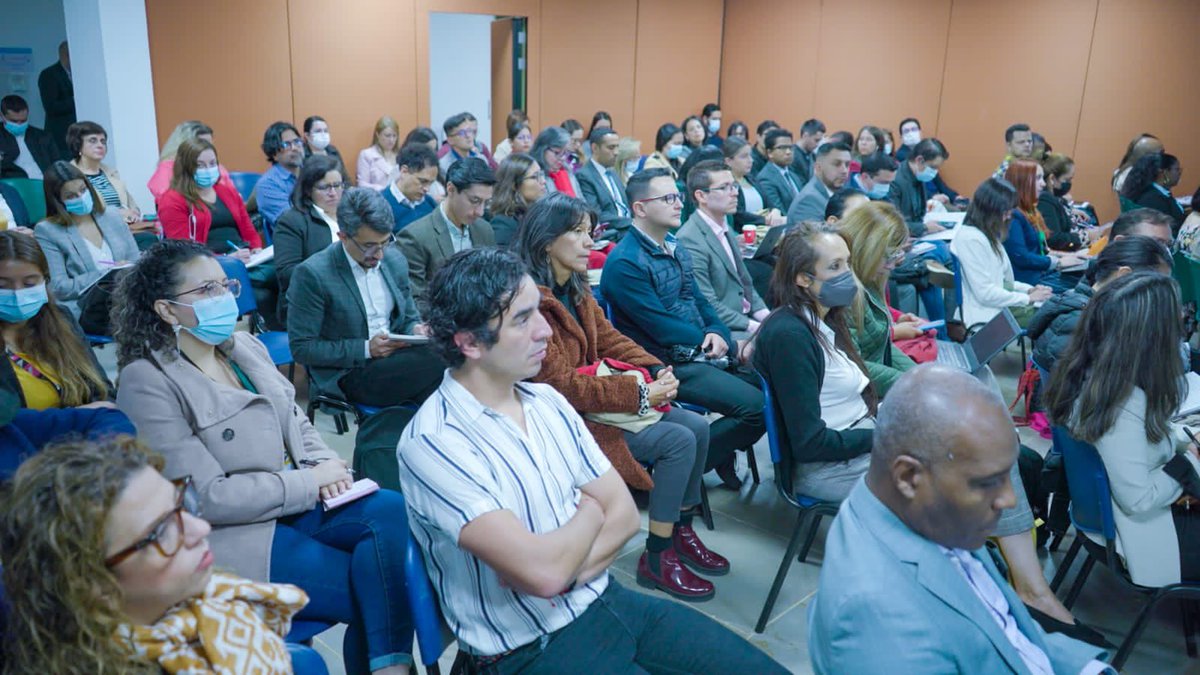 DNP_Colombia's tweet photo. #AEstaHora la Dirección de Gobierno, Derechos Humanos y Paz del #DNP lidera capacitación para entidades del Gobierno nacional, a fin de orientar el proceso de #ConsultaPrevia a pueblos y comunidades, en el marco del Plan Nacional de Desarrollo (#PND) 2022-2026. https://t.co/1N6tW0b3Wu