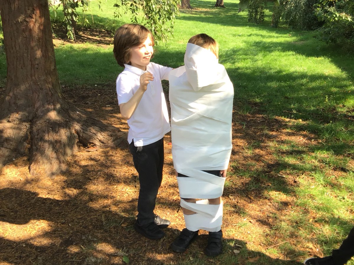 TJPrimary's tweet photo. Year 4 have loved their Theme entry point - Temples, tombs and treasures! We became archaeologists for the afternoon, made amulets and learnt about mummification. We're looking forward to learning more about this fascinating civilisation! ๐ช๐ฌ #TJYear4 #TJTheme #TJHistory https://t.co/Kh5srn9TJd