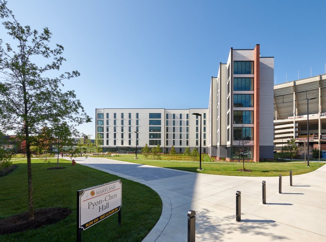 holderconstruct's tweet image. This month we are spotlighting the @UofMaryland&apos;s new dining facility and residence halls. In partnership with @ayerssaintgross, our design-build team recently delivered the project, which added 900 beds and 360,000 square feet of space to the College Park campus.