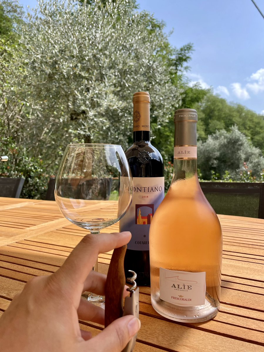 Elli__Schulze's tweet photo. Most important question during #holiday: Is 2 pm to early to start with a #heavyred? Or shall we begin with a light #Rosé instead? @EuroKiwi42: opinion? #tuscany #dolcvita https://t.co/luV35wzDzD