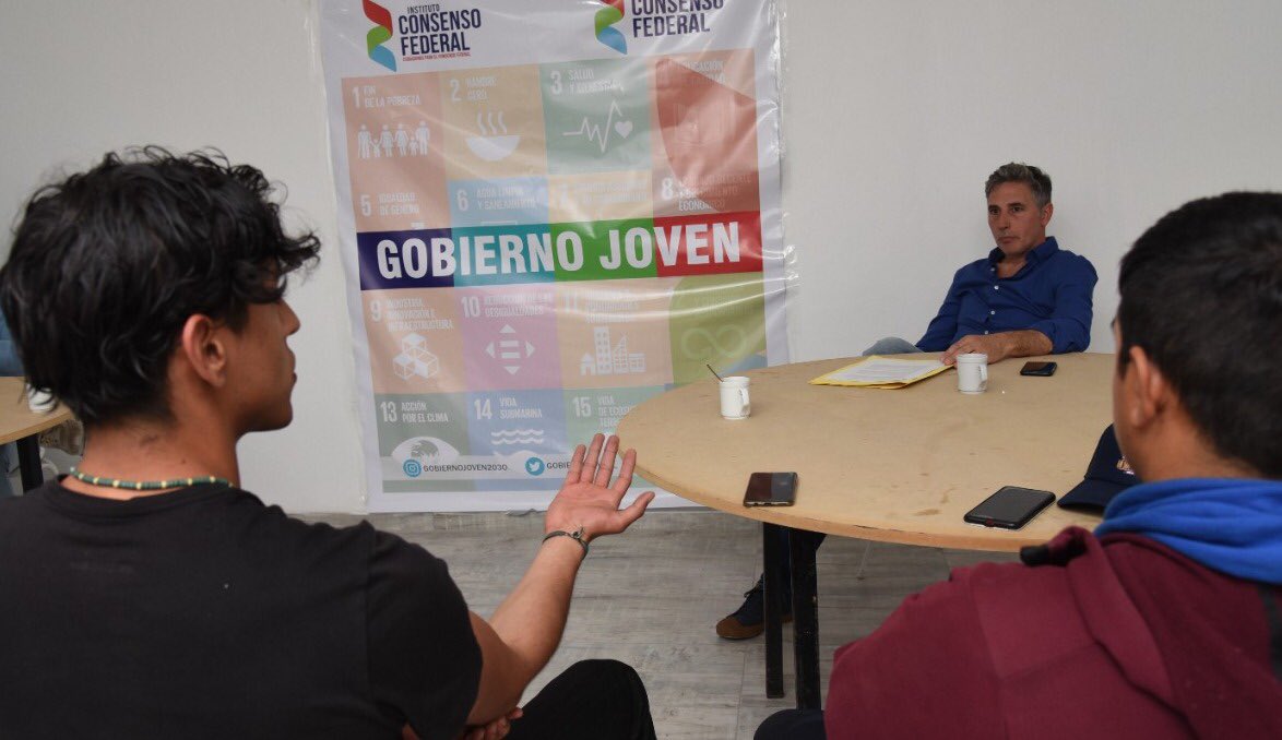 gobiernojoven_'s tweet photo. Junto a un grupo de jóvenes
presentamos #GobiernoJoven, un espacio de participación, diálogo y propuestas.
Destacamos y valoramos el compromiso con nuestro país y la vocación de esta fuerza joven sobre la cosa pública.
#ConsensoFederal
#Argentina https://t.co/Nvn71Deawz