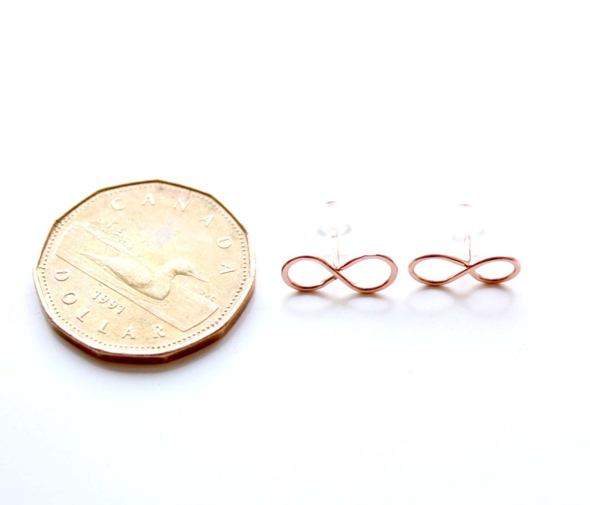youssefgirgeis's tweet photo. Mismatched earrings - two pairs set. Rose gold or yellow gold small studs. Mismatched  style, Jewelry trends 2021. Graduation gift for her.
 #Mismatched #Graduation #Jewelry #SmallStuds #rose #YellowGold #EverywhereUR

👉https://t.co/RElflgmrc3 https://t.co/7TXuQYKFL6