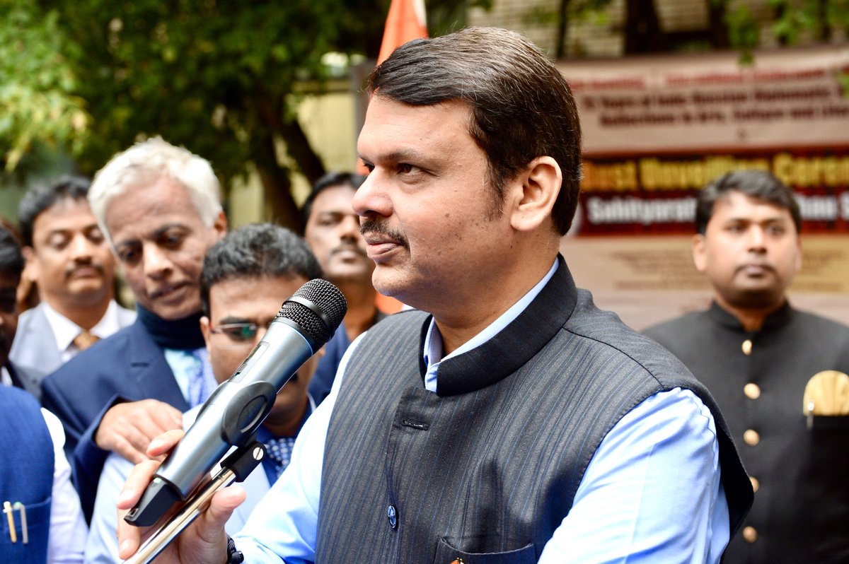 Dev_Fadnavis's tweet photo. Assembly Speaker @rahulnarwekar, @iccr_hq President @Vinay1011 ji, MLA @SunilKambleBJP, officials from @IndEmbMoscow and officials from #MumbaiUniversity too were present on this momentous occasion.
A film was shown too on the life of LokShahir Annabhau Sathe. https://t.co/XnrvIbB3cs